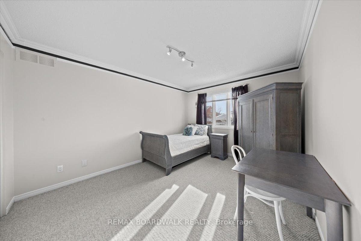 1367 Talcy Crescent photo 35