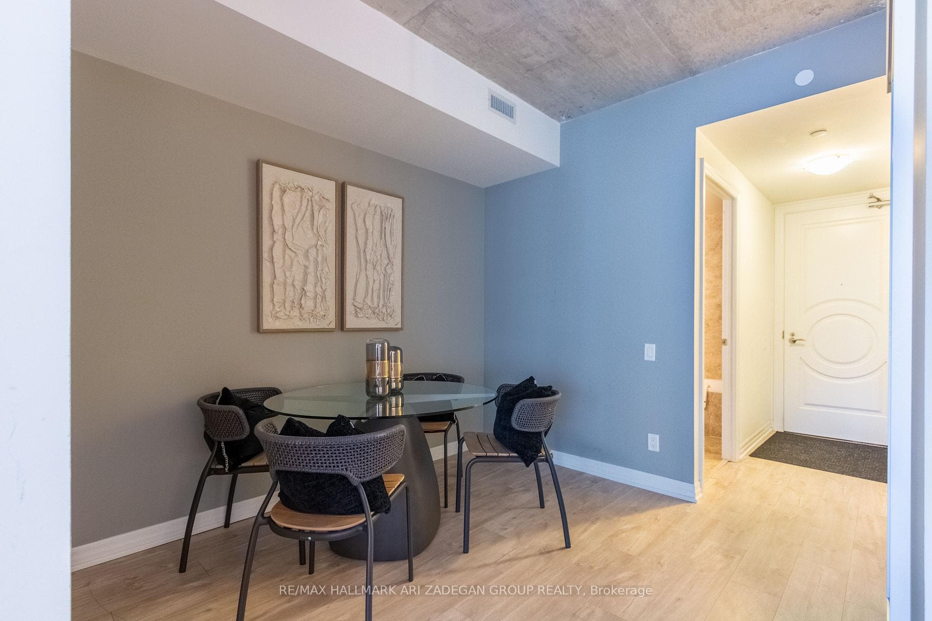 88 Blue Jays Way Unit 2503 photo 4