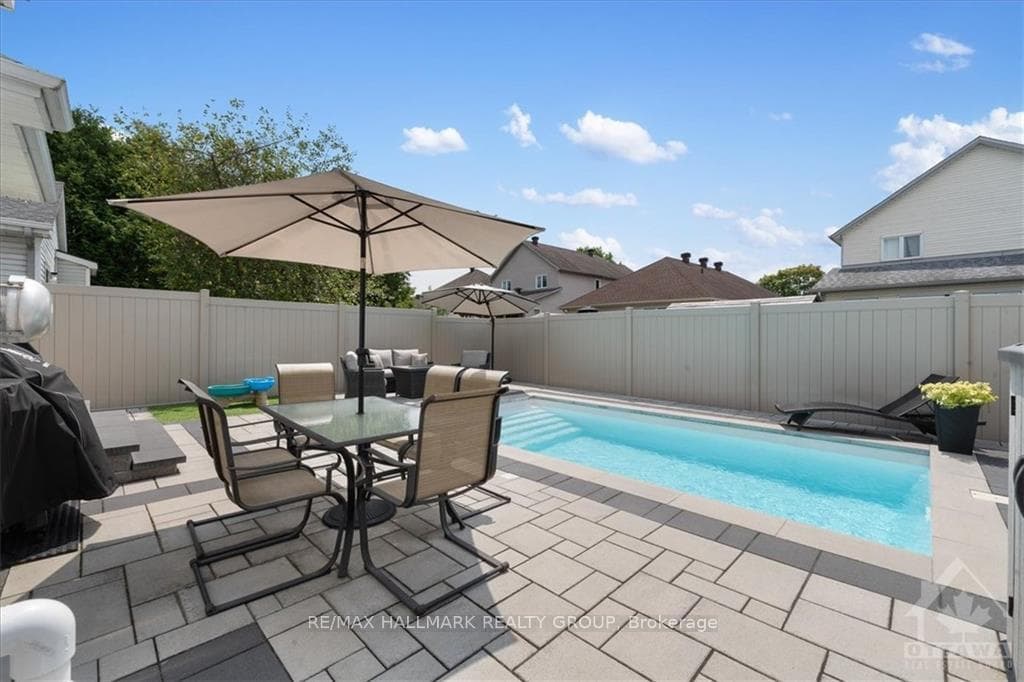 996 SHEENBORO Crescent photo 29