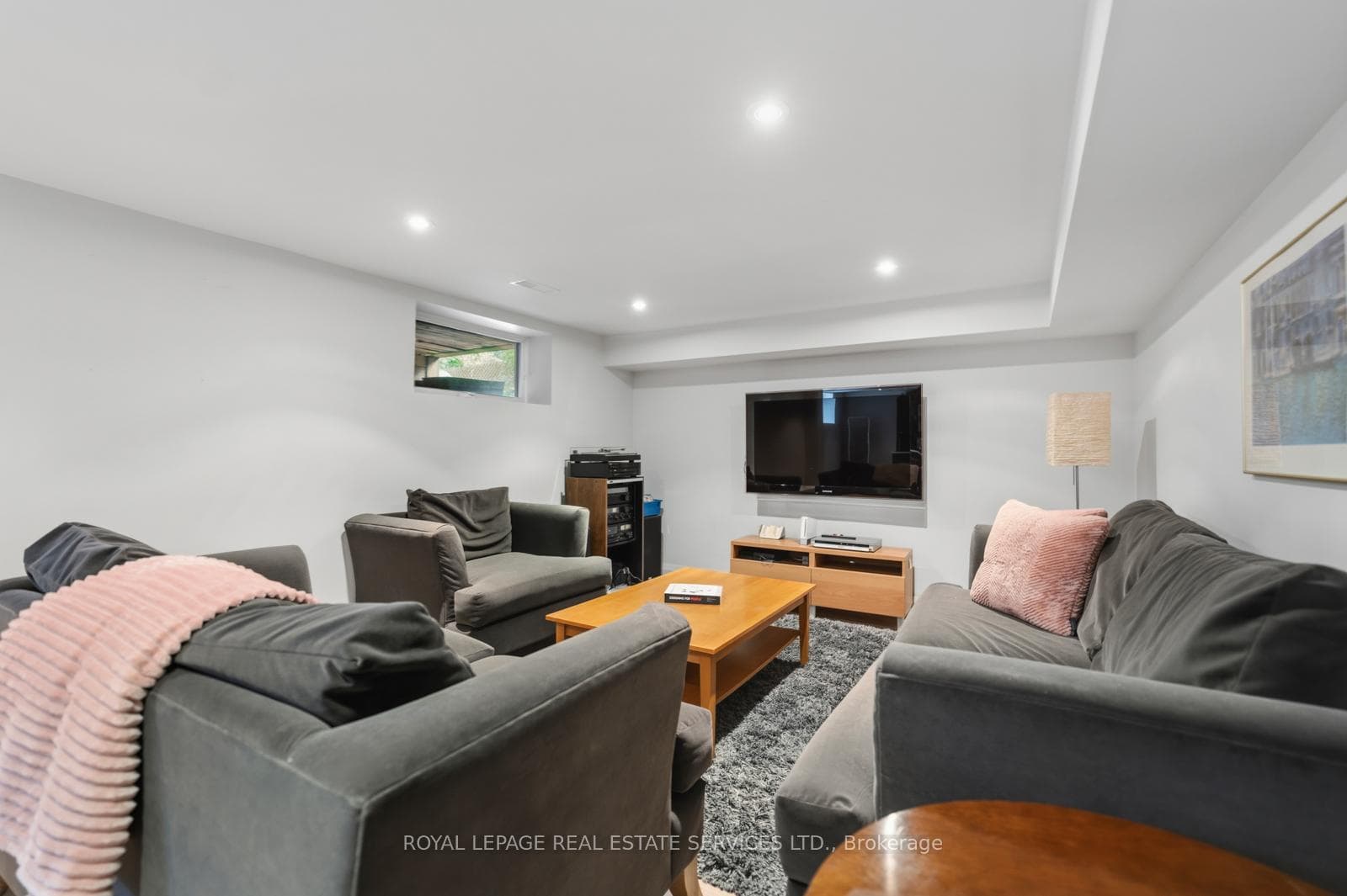 8 Firwood Crescent photo 33