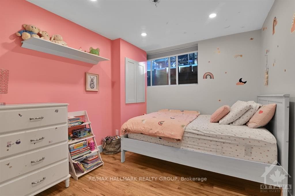 72 GLAMORGAN Drive photo 16