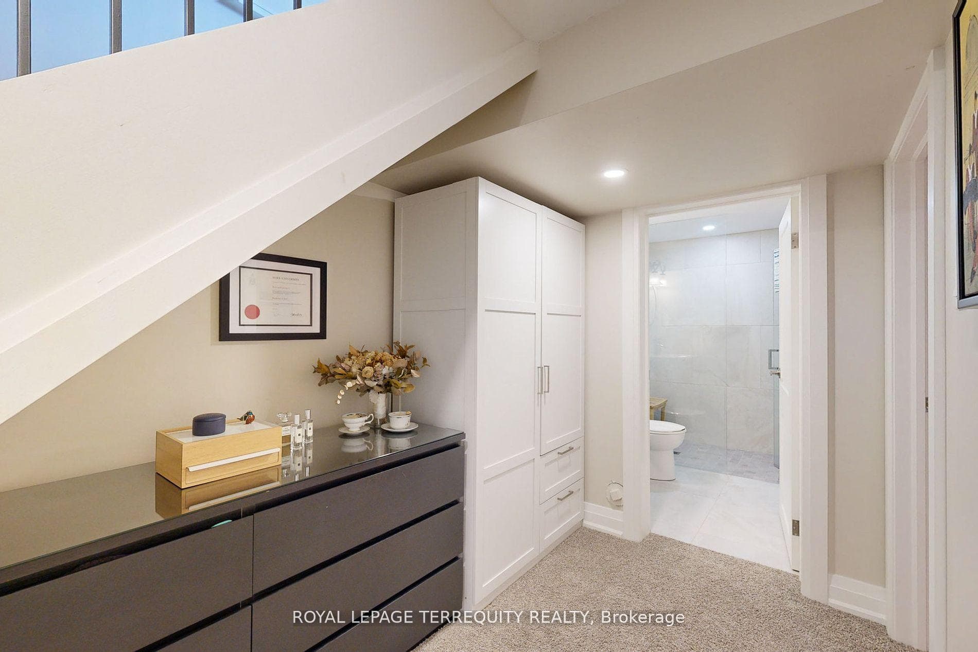 3970 Bloor Street photo 29