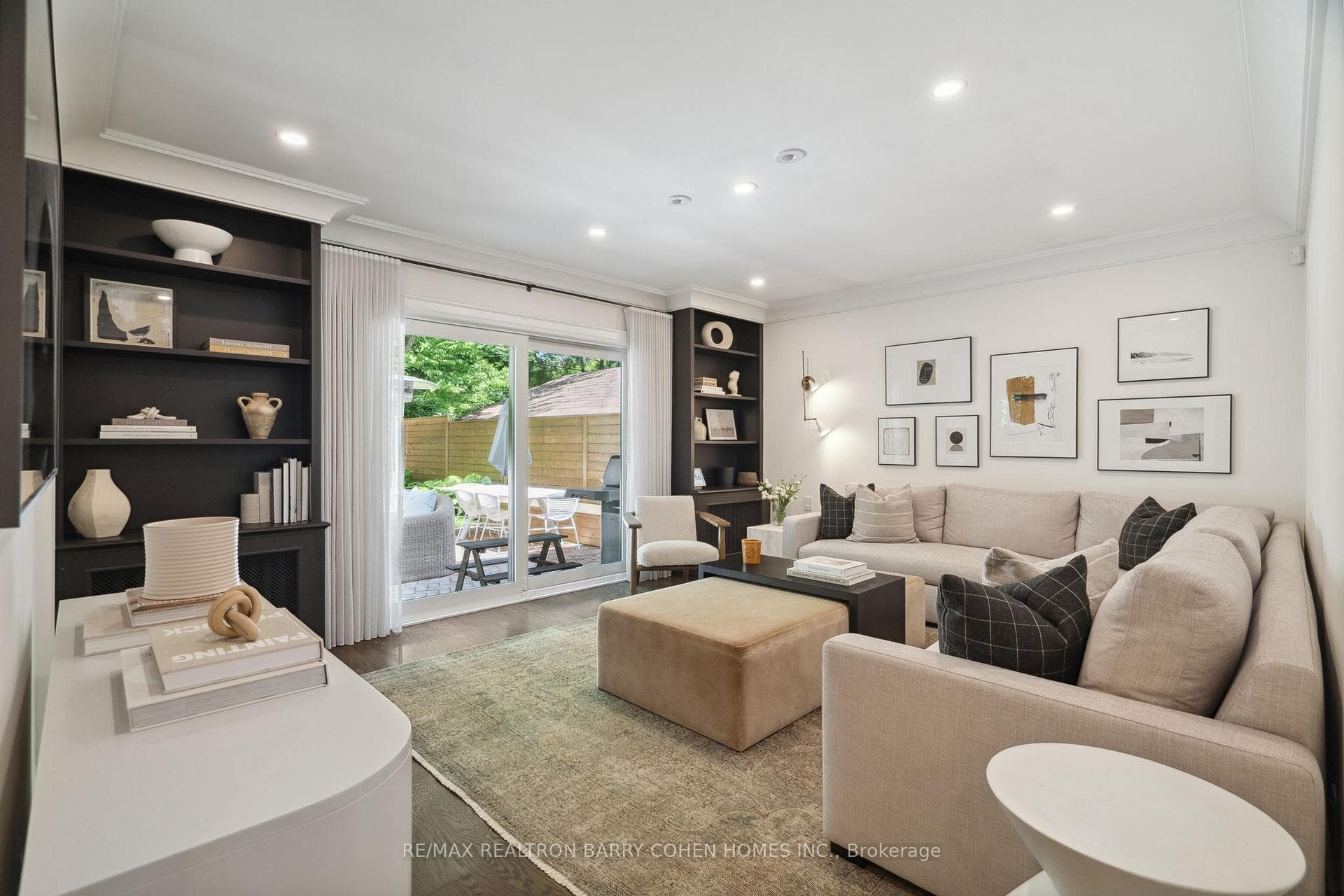 323 Warren Road photo 8