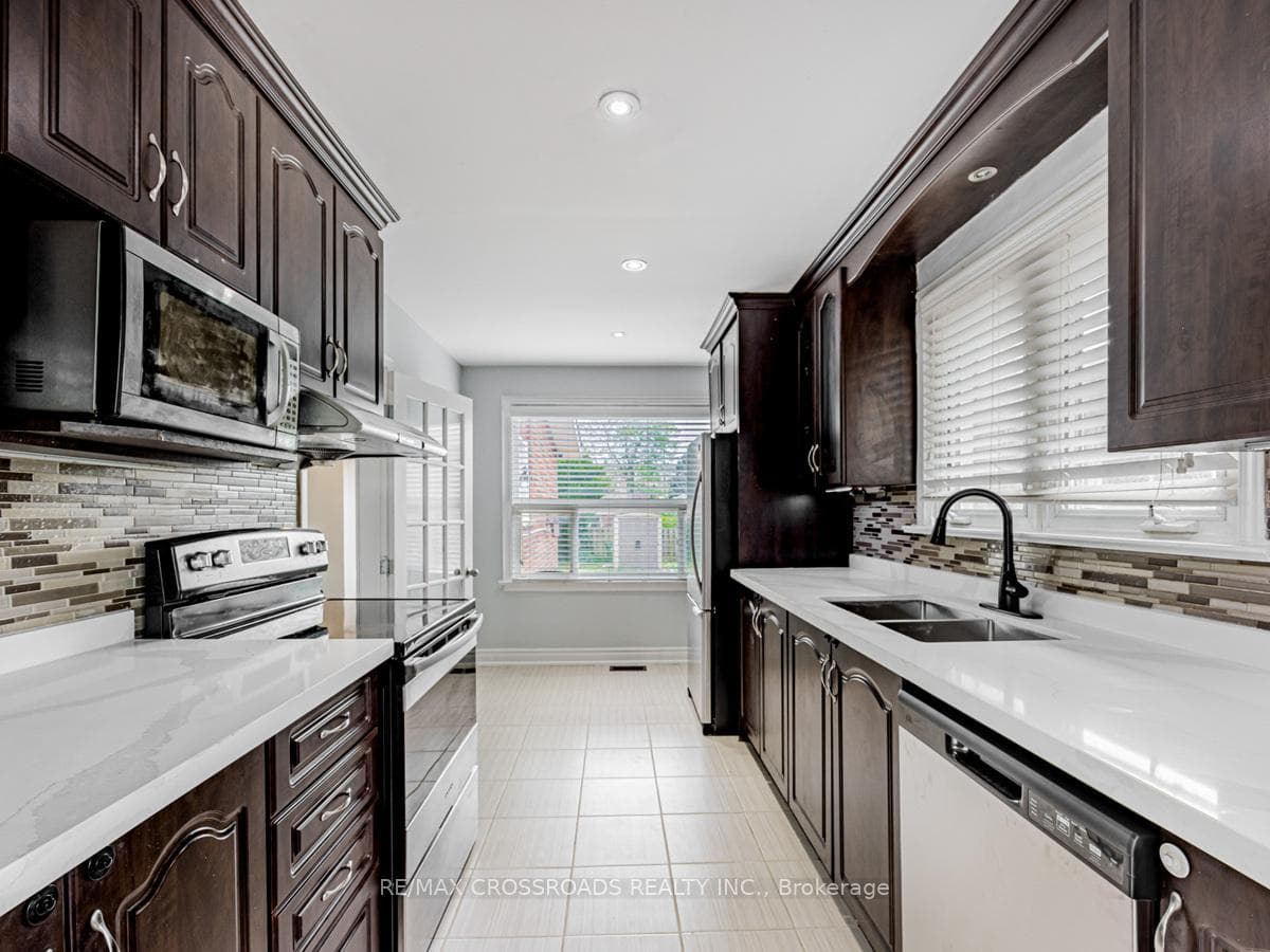 22 Araman Drive photo 6