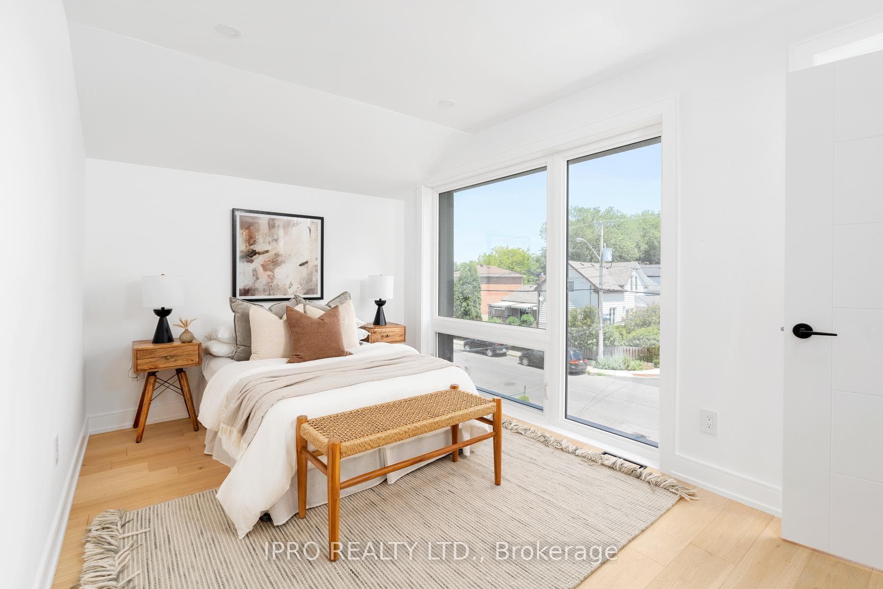 280 Westlake Avenue photo 24