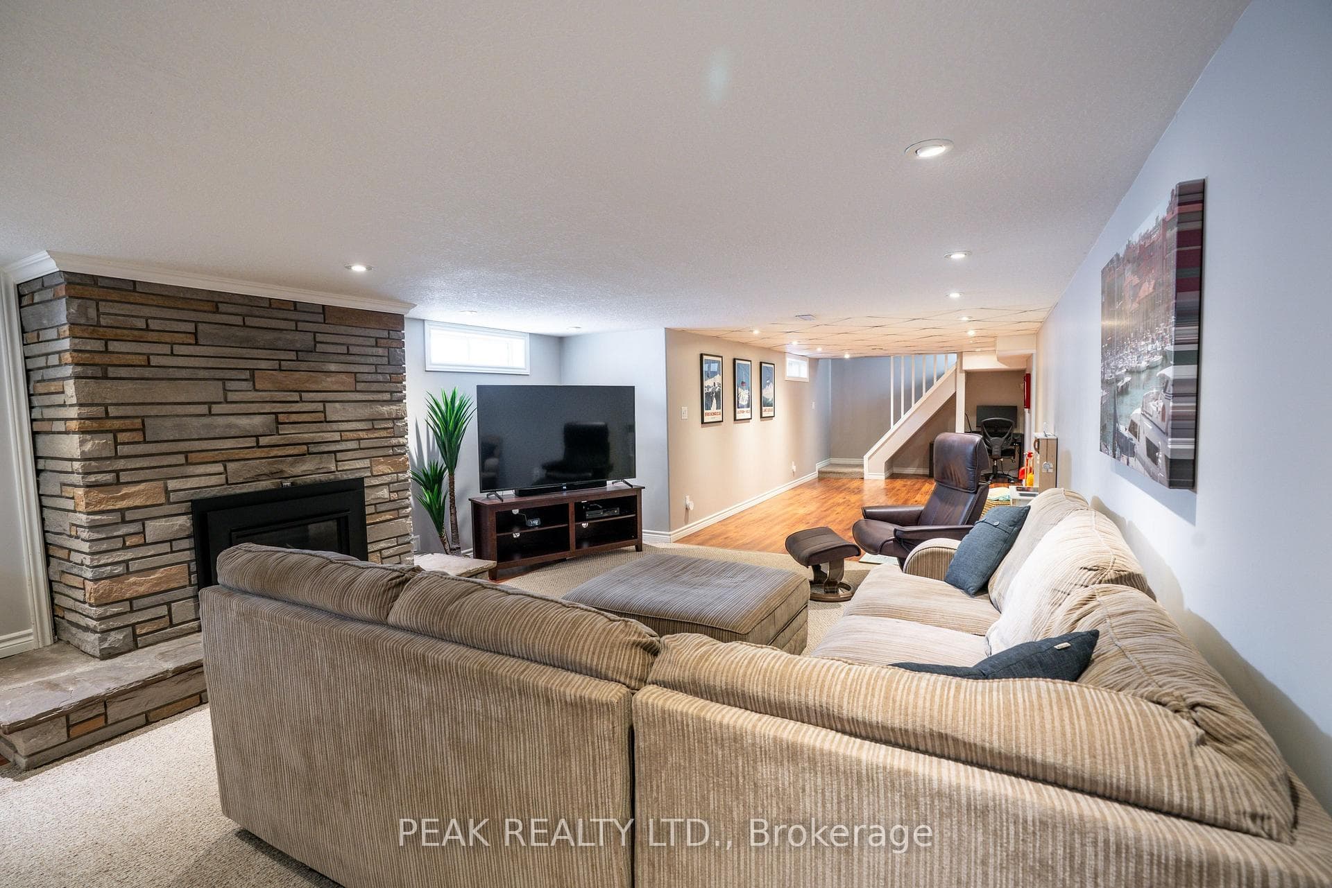 538 Dunbar Road photo 33