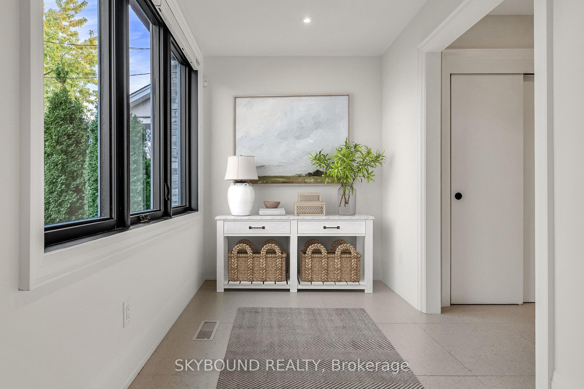 323 Mortimer Avenue Unit B photo 4