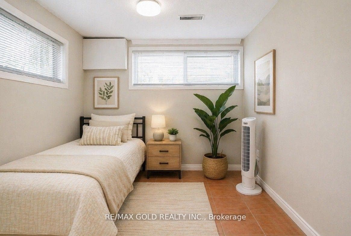 7464 Homeside Gardens photo 32