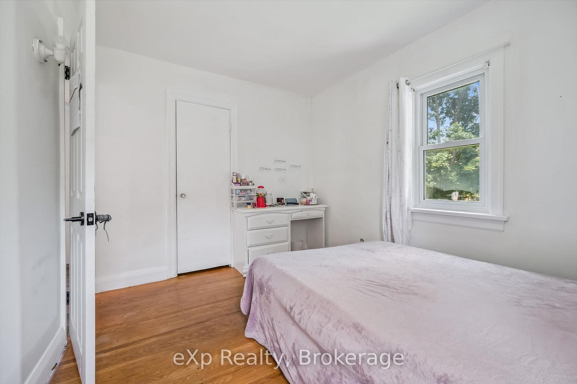 151 Hungerford Road photo 23