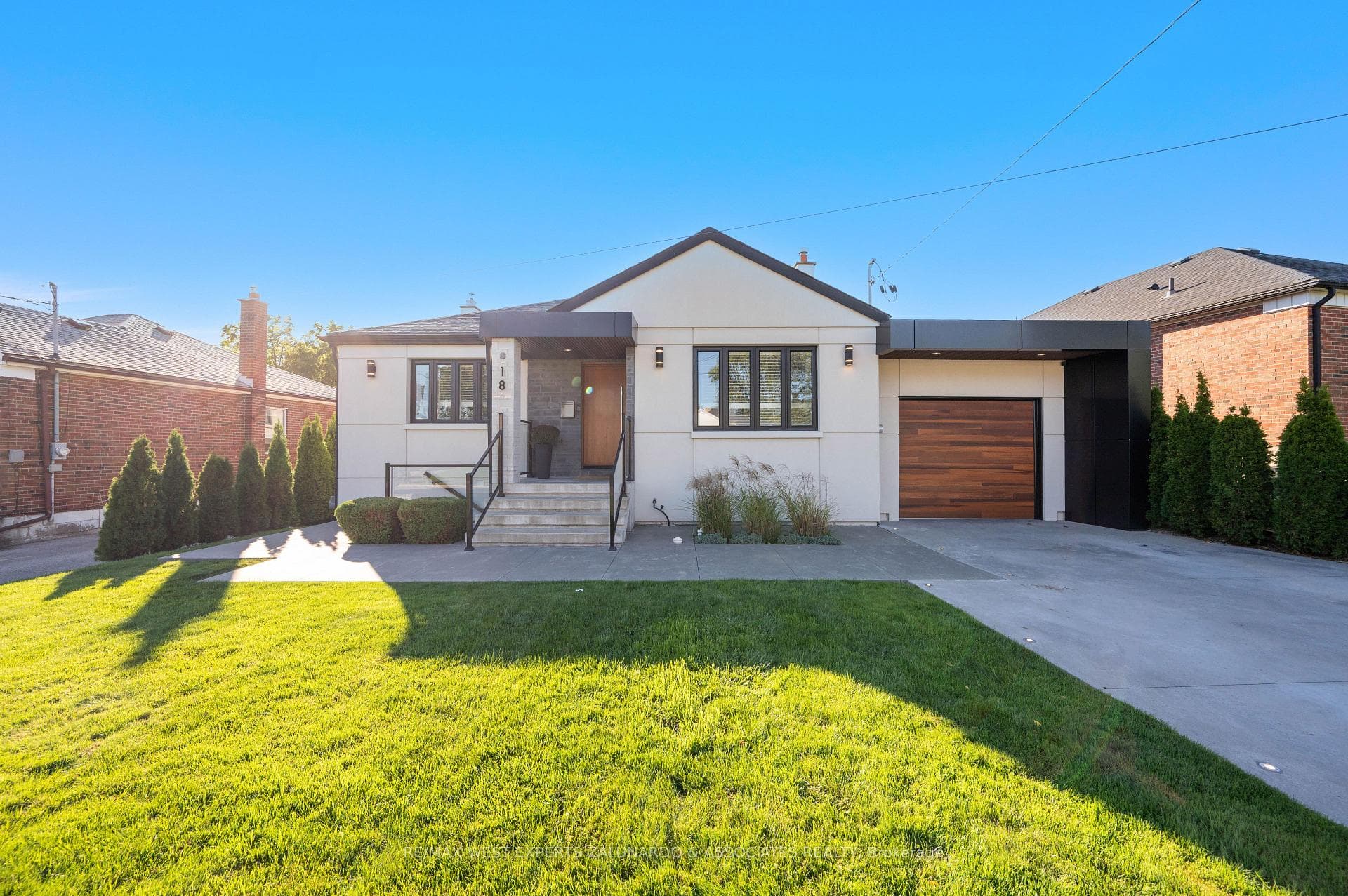 18 Smallwood Drive photo 2