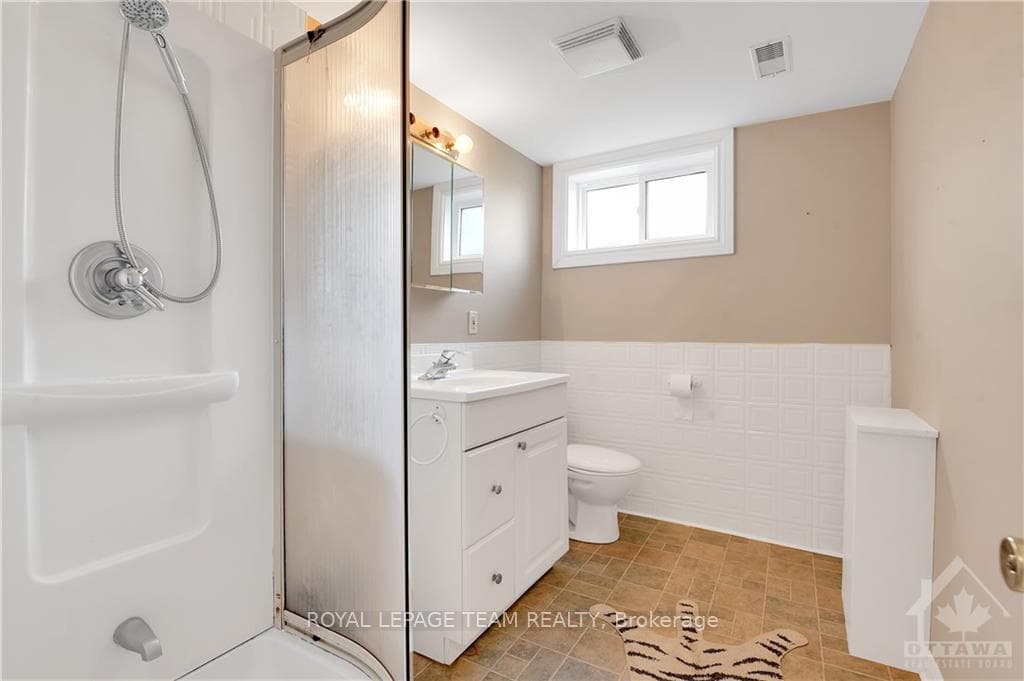 112 GRANTON Avenue photo 25