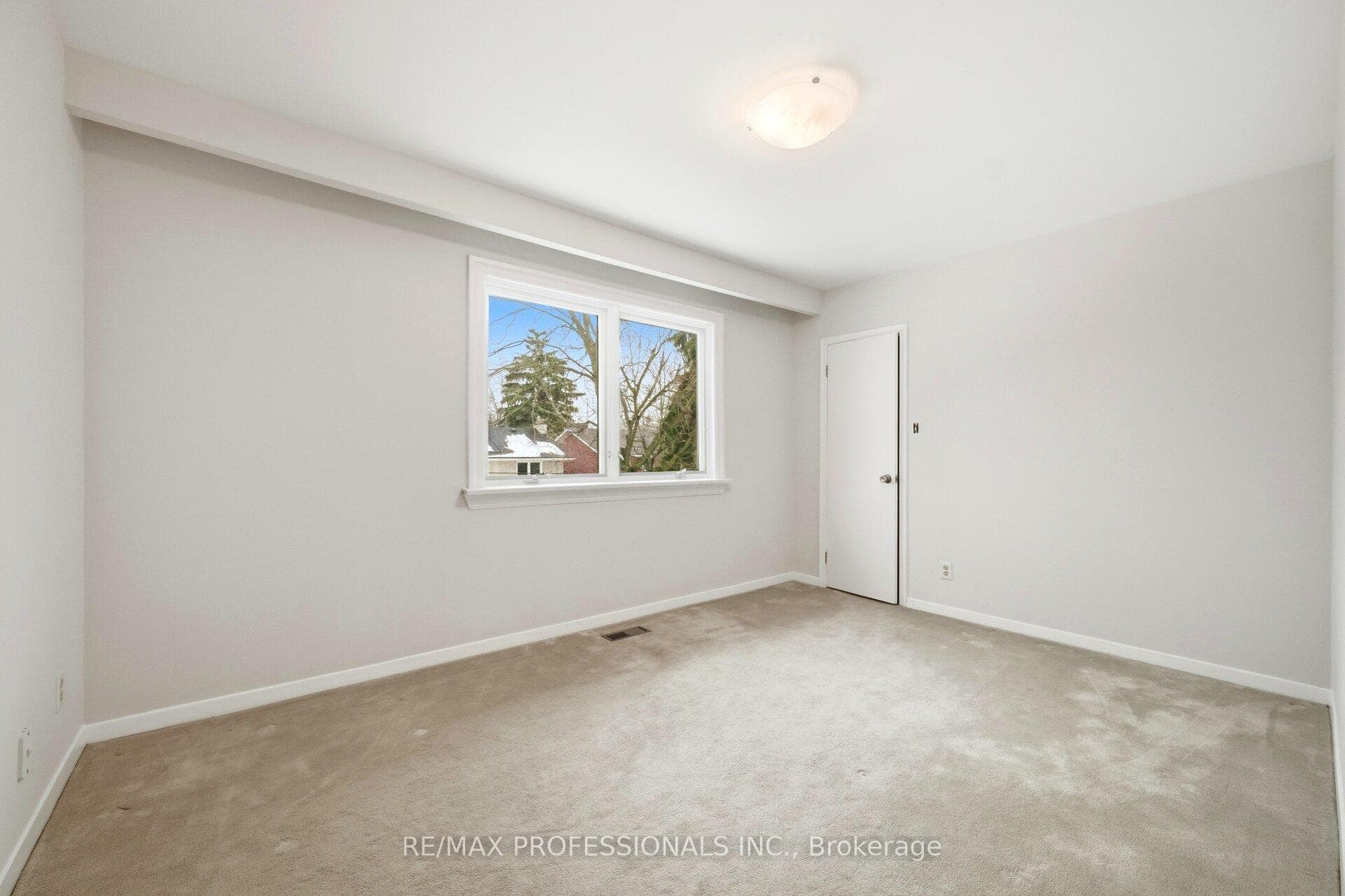 19 Cherry Post Crescent photo 35