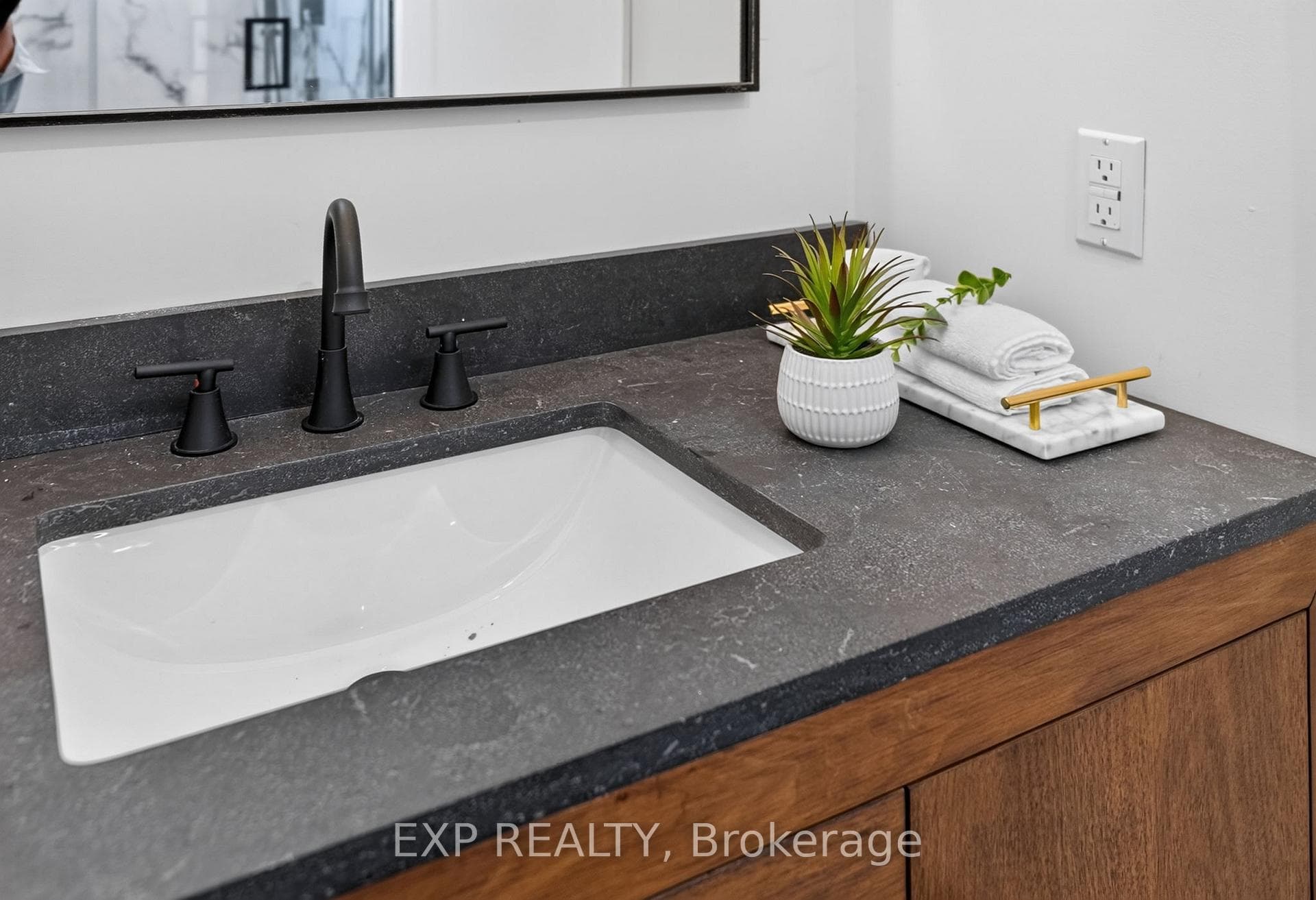 118 Cathcart Street photo 15