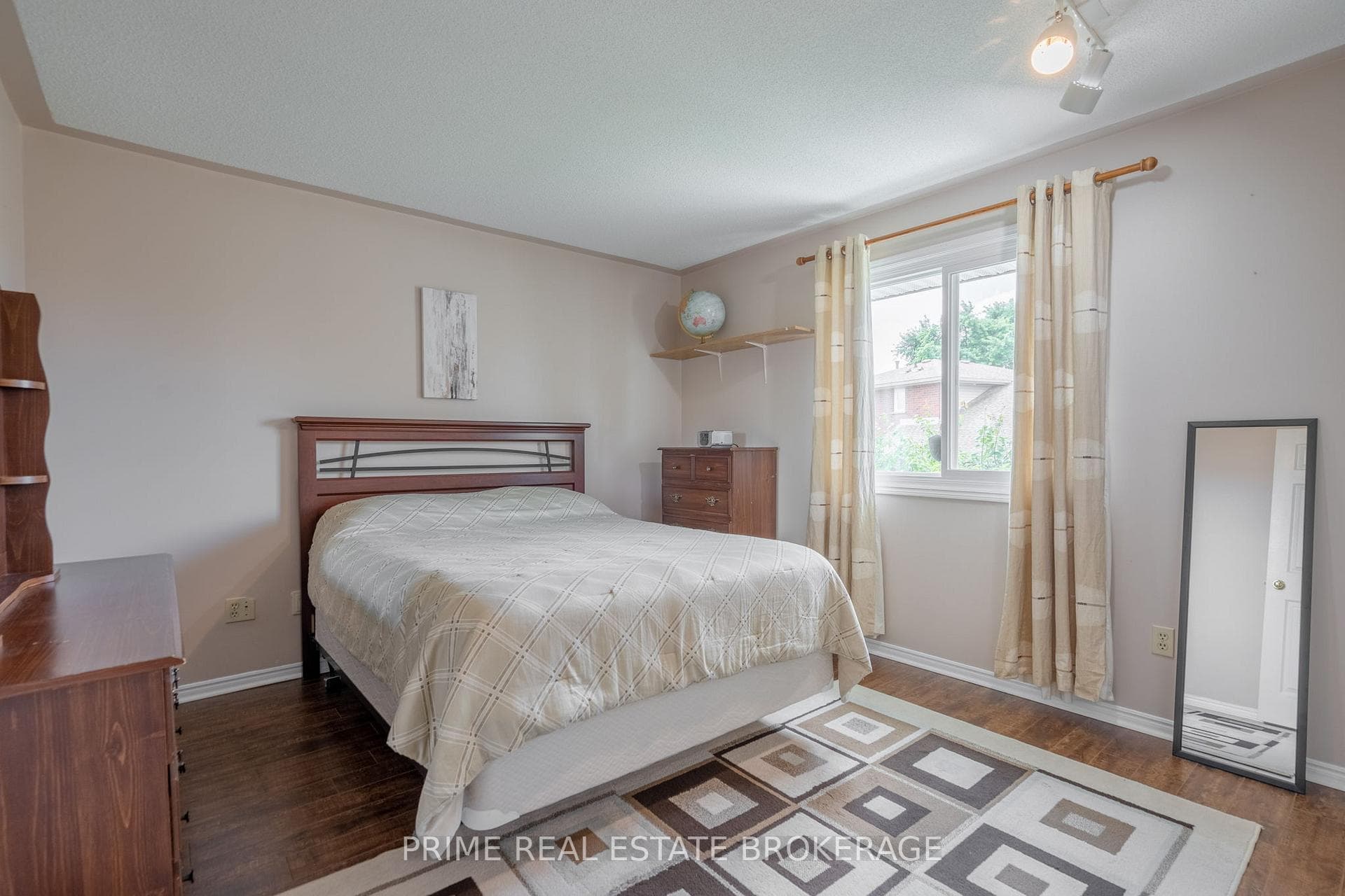 233 Colette Drive photo 11