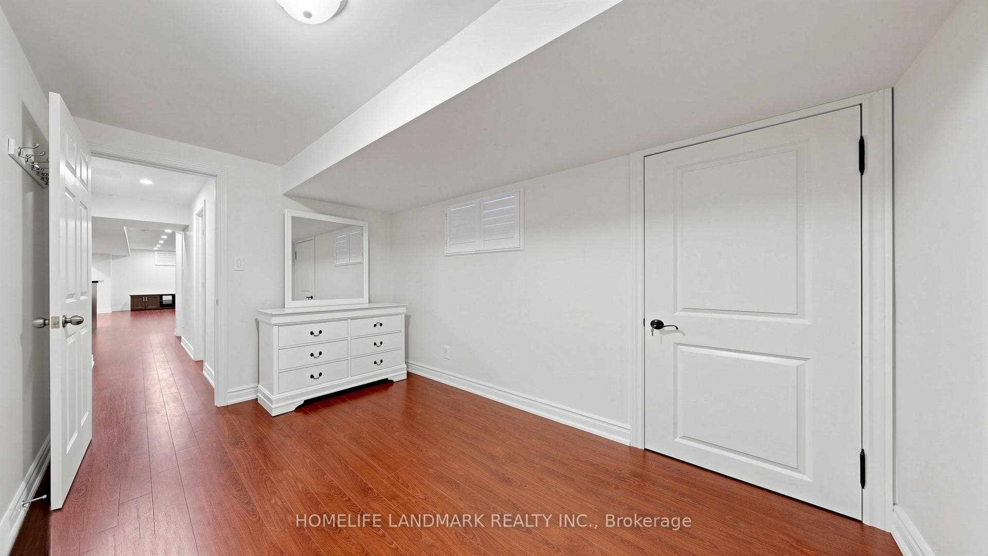 81 Prince Of Wales Drive photo 44
