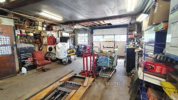 225 Concession Street photo 4