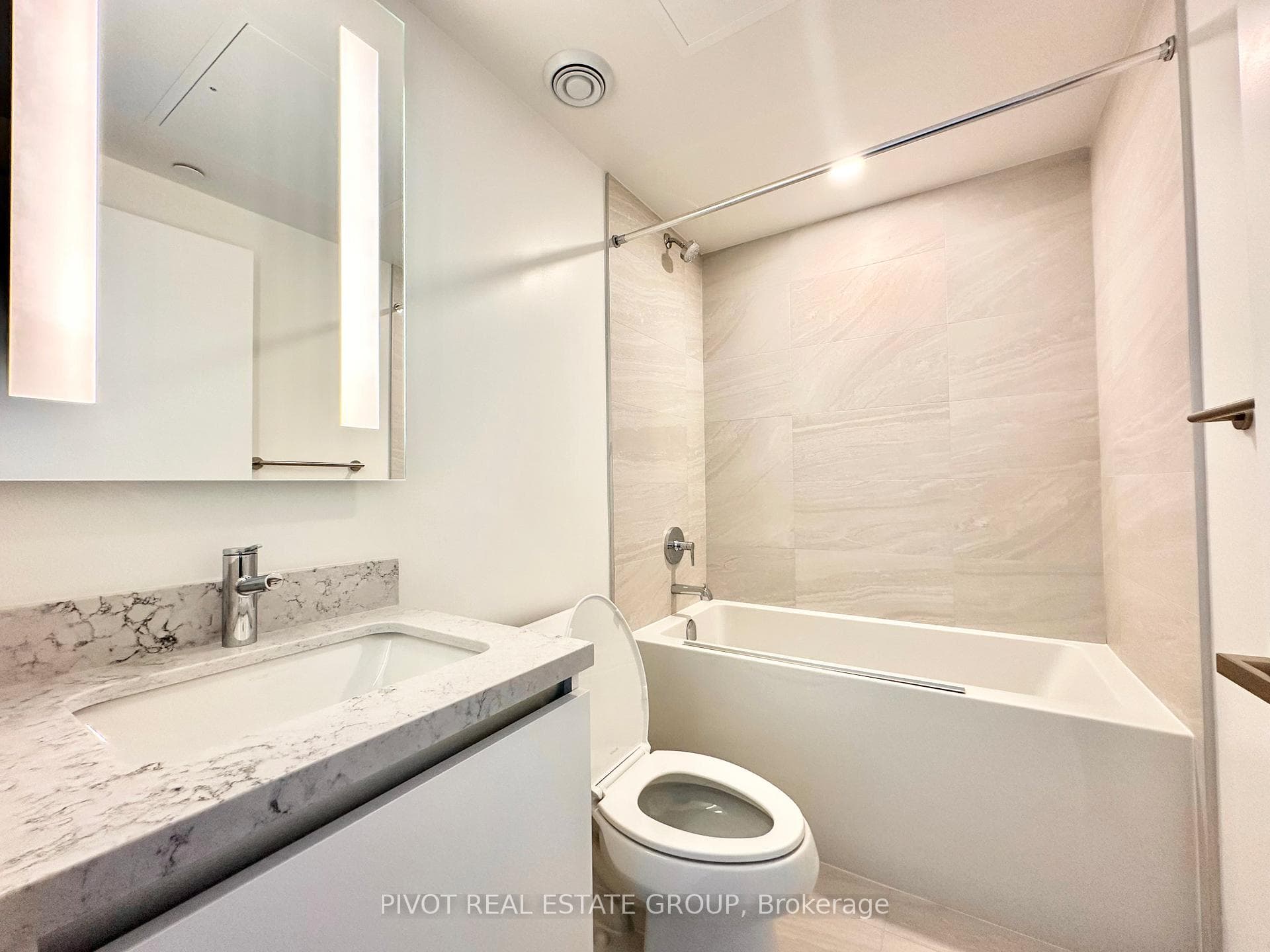 2 Erskine Road Unit 2611 photo 9