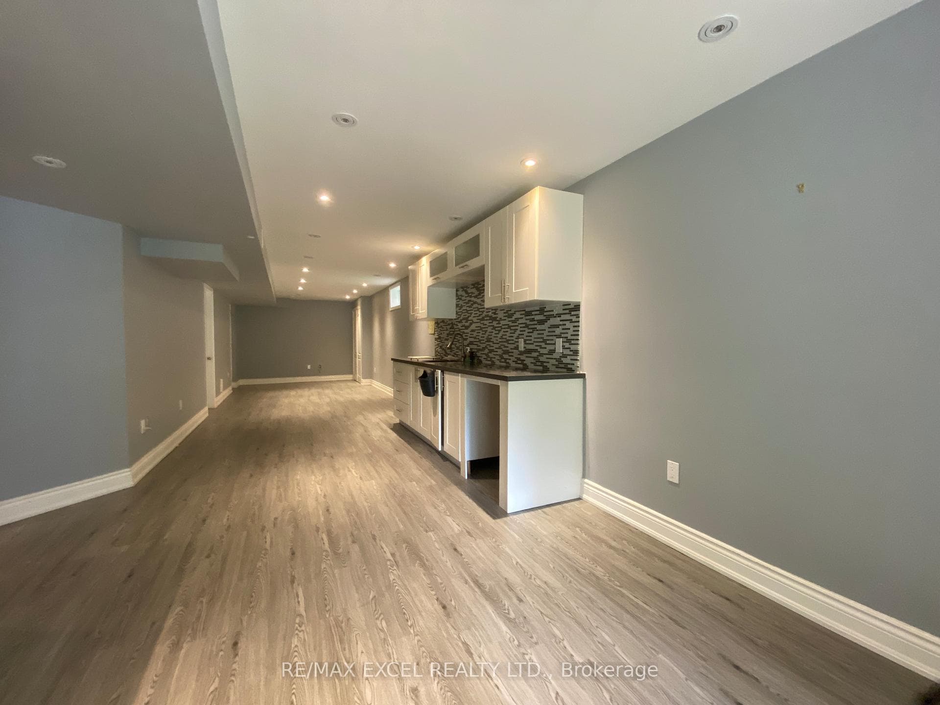 236 Roadhouse Boulevard photo 23