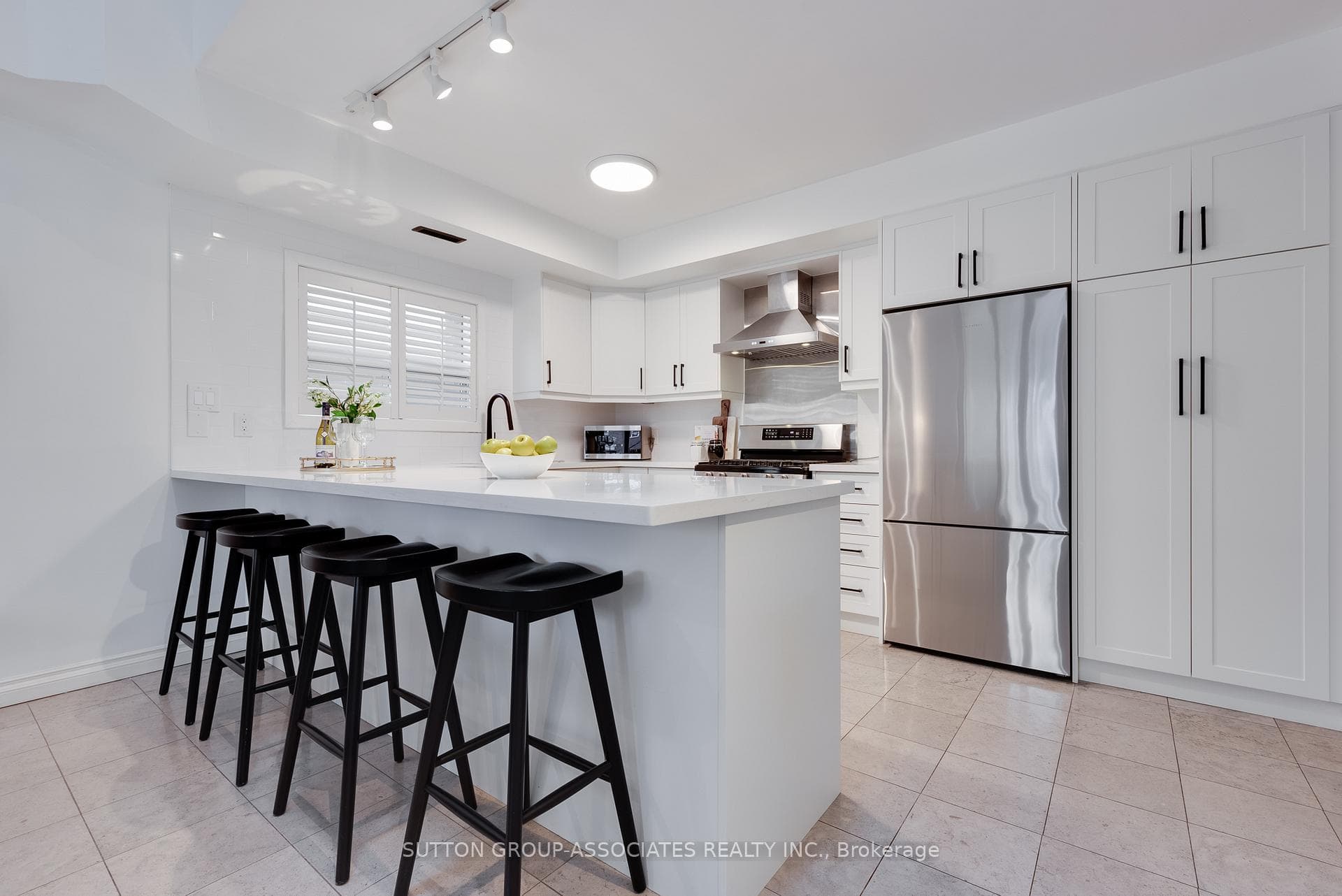 27B Claxton Boulevard photo 6