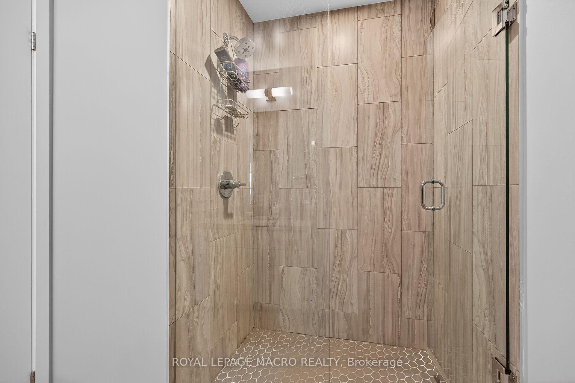 2007 James Street Unit 1707 photo 24