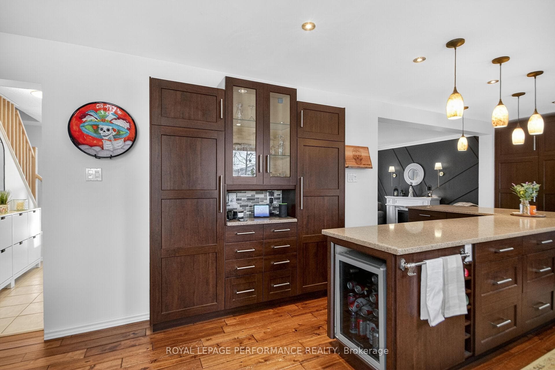 107 Dunlop Crescent photo 17
