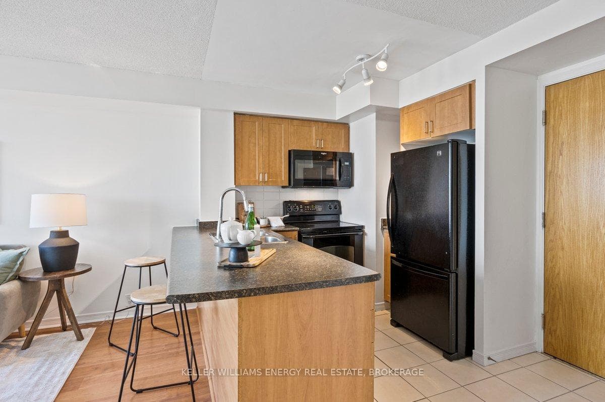 340 Watson Street Unit 516 photo 9