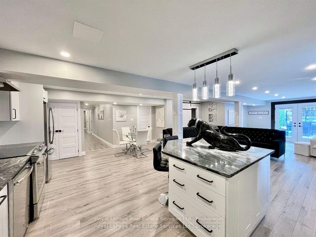 184 Dundas Street photo 30