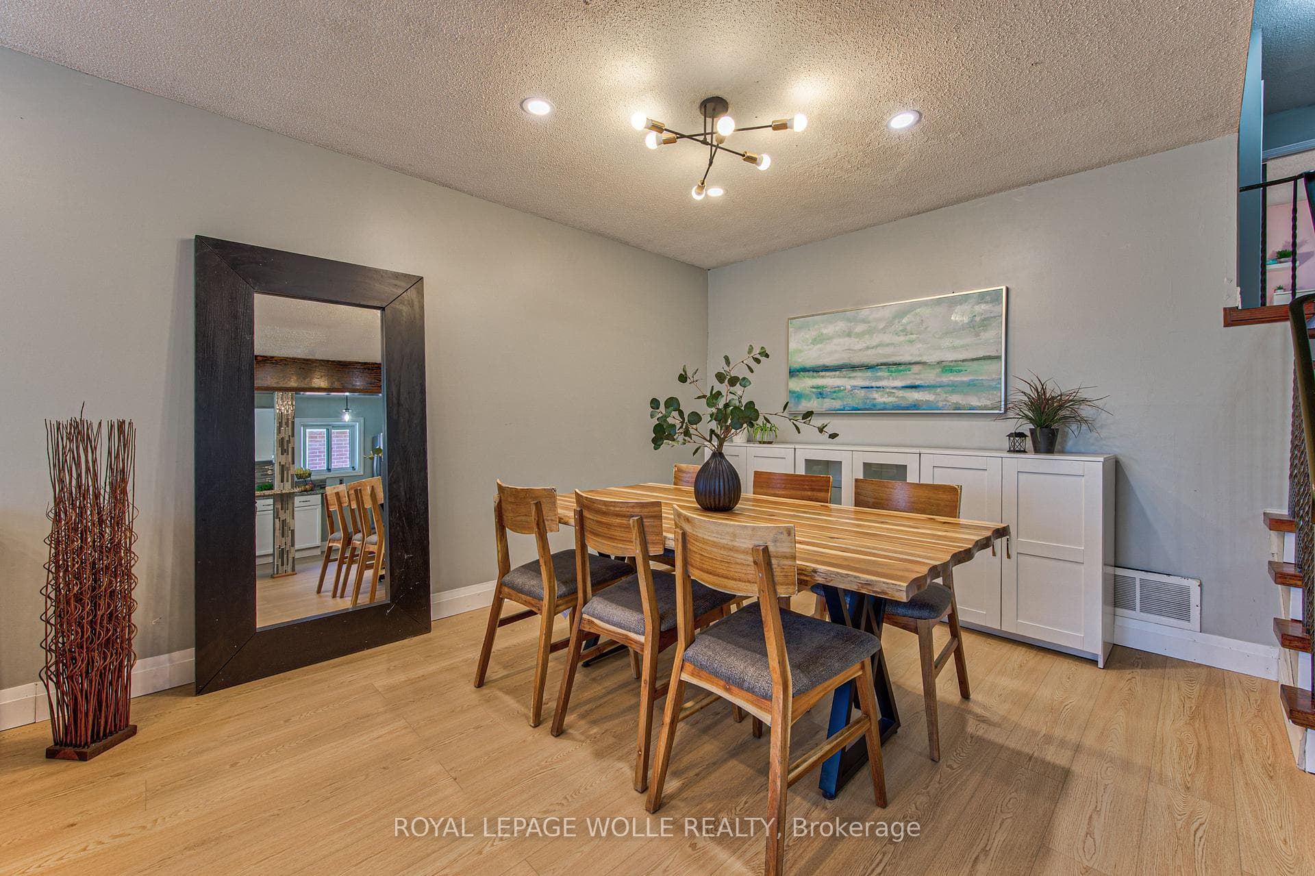 2560 Palisander Avenue photo 8