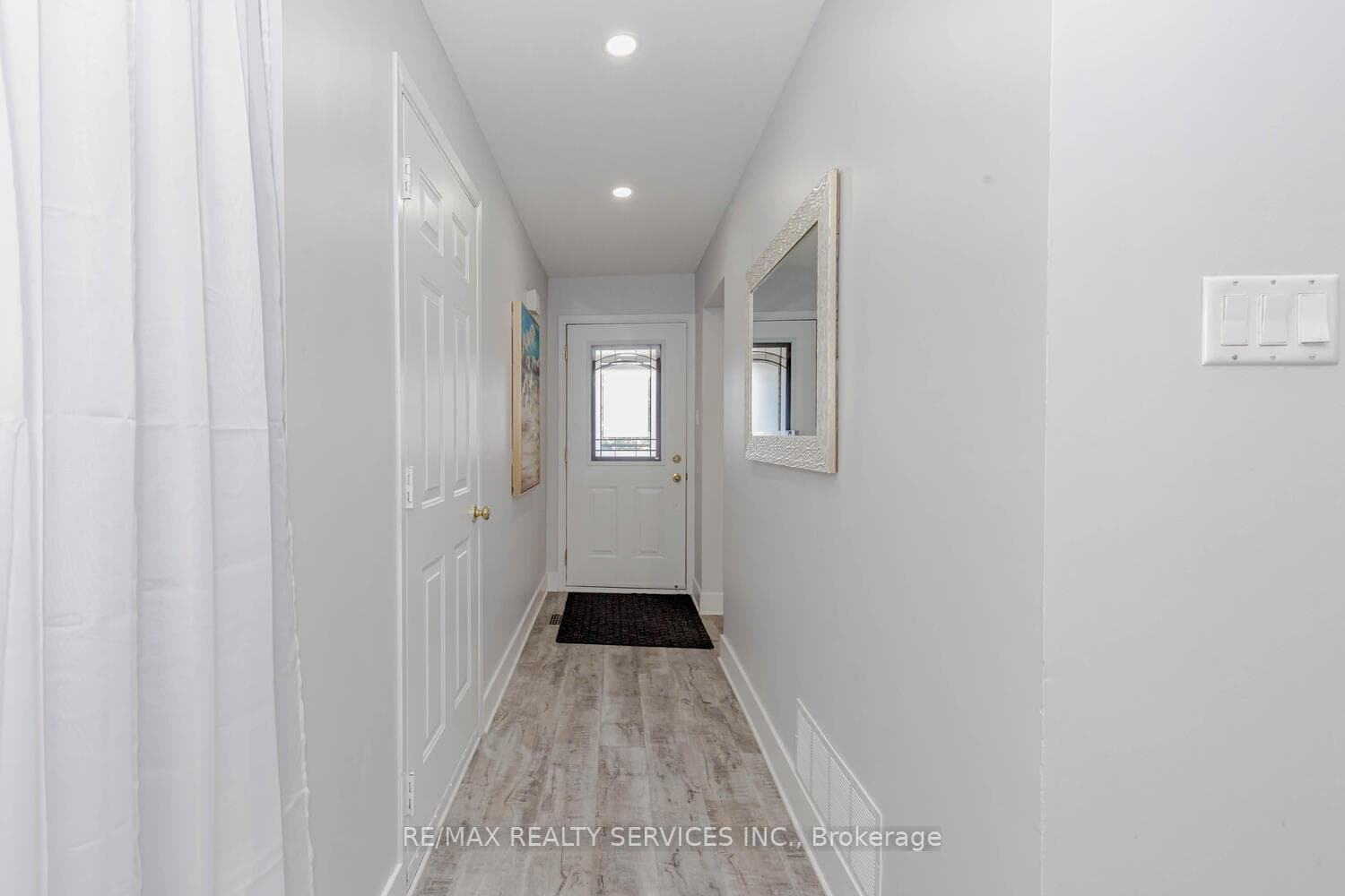 32 Simmons Boulevard photo 3