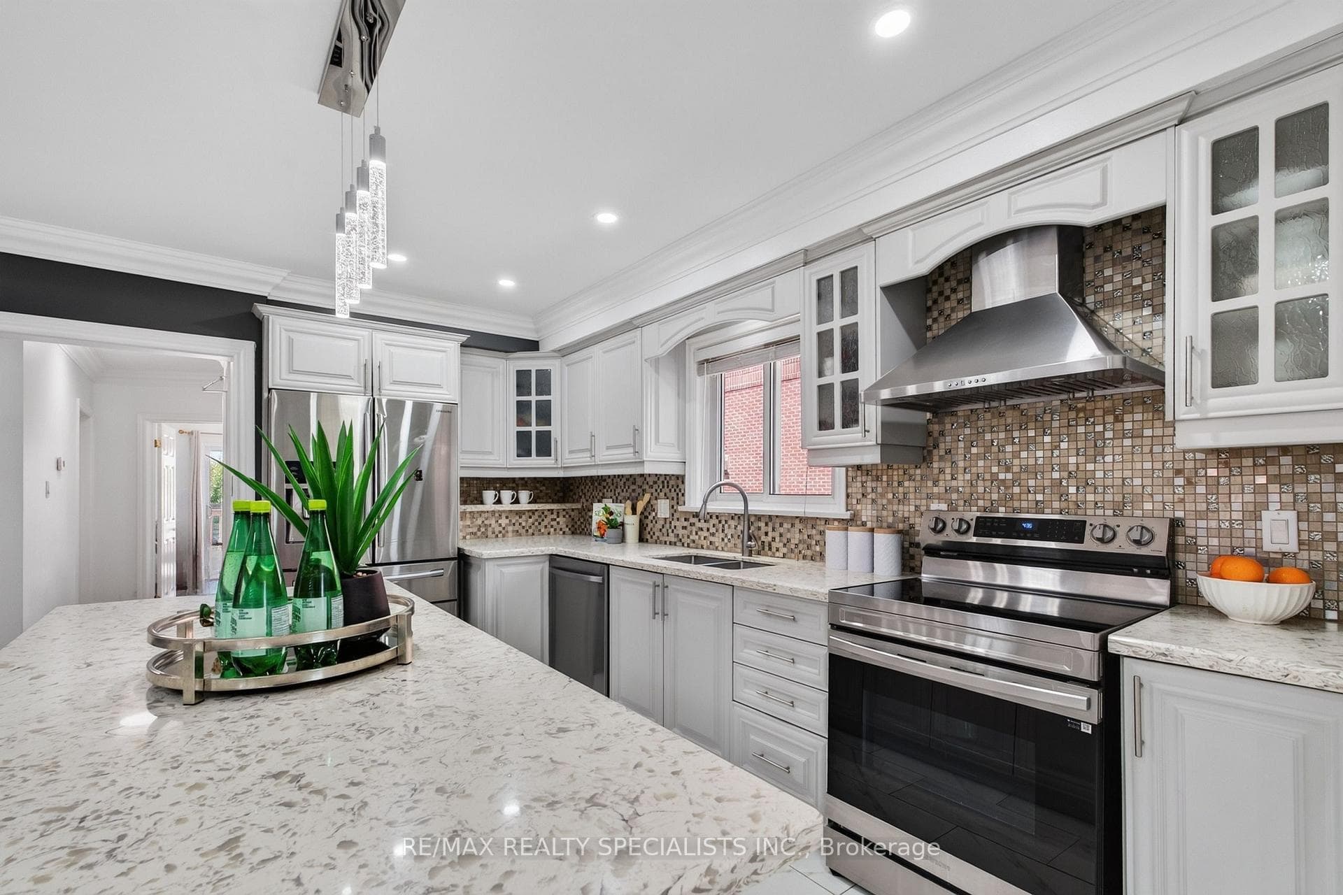 94 Eringate Drive photo 16
