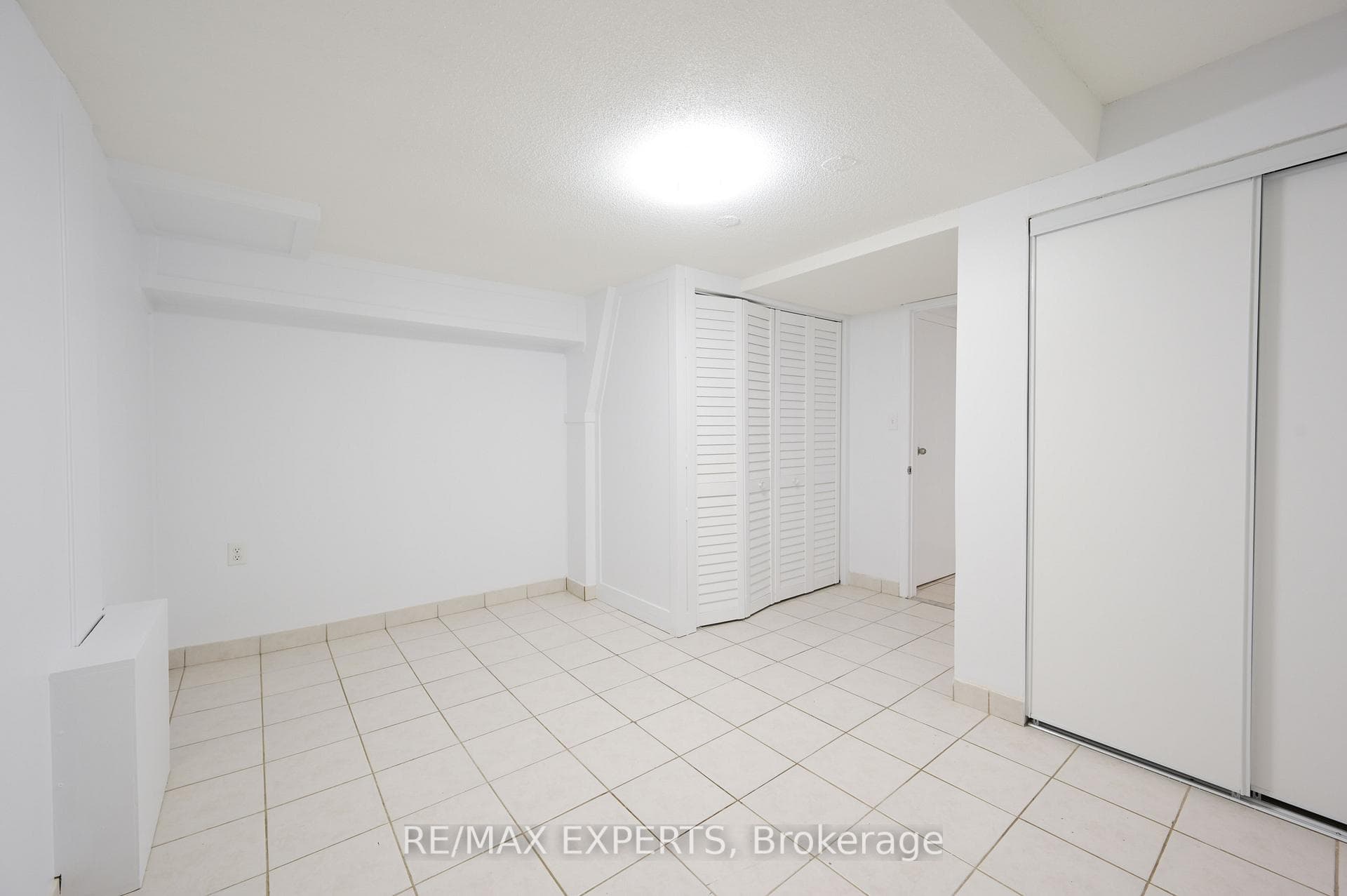 59 Silver Arrow Crescent Unit Bsmt photo 29