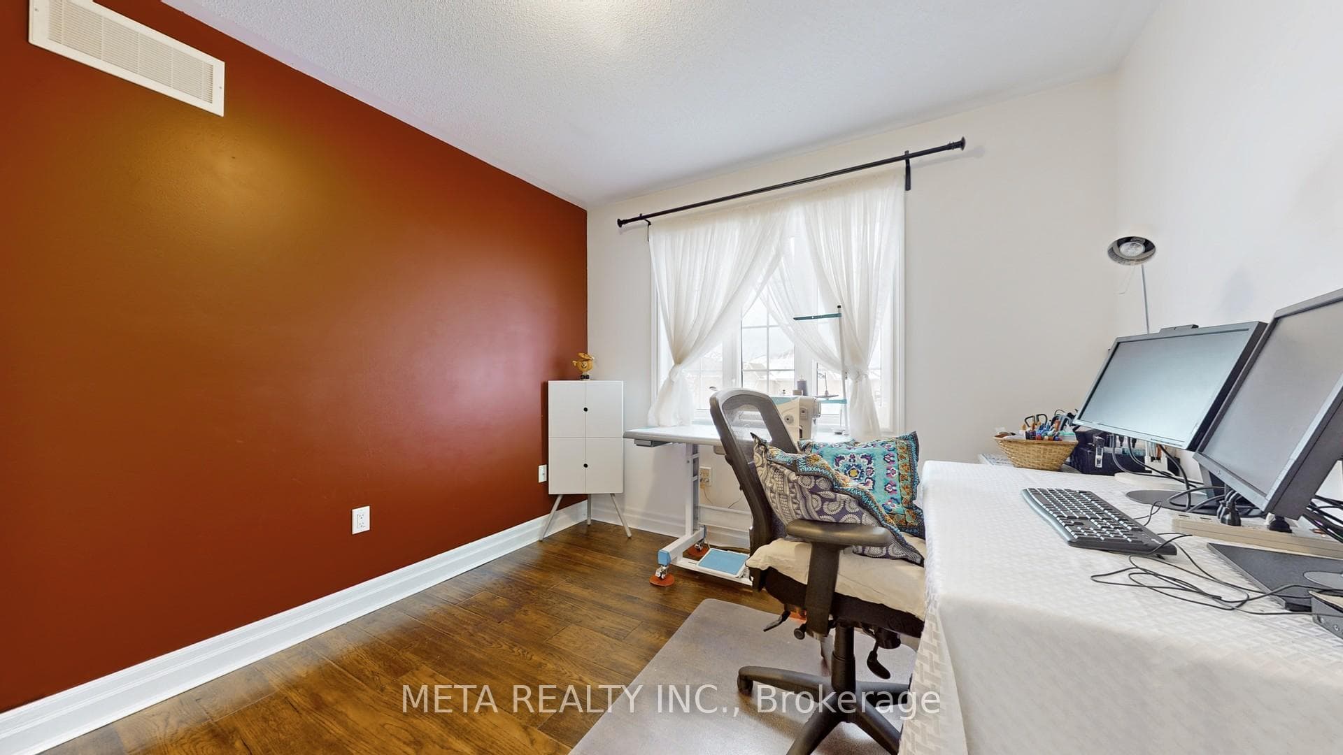 53 Saint Avenue photo 18