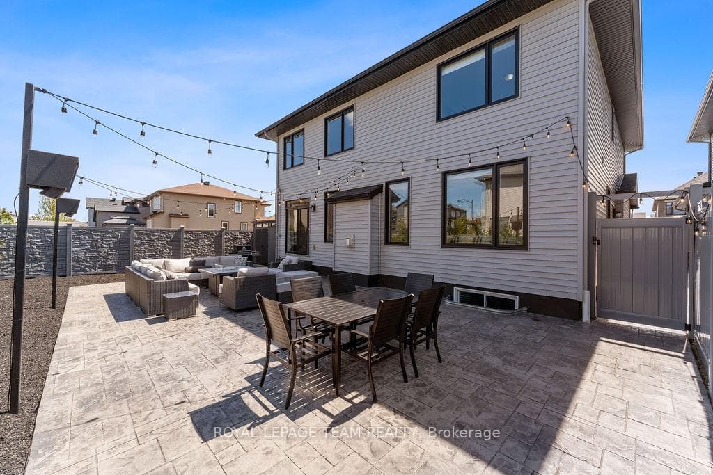 96 Palfrey Way photo 37
