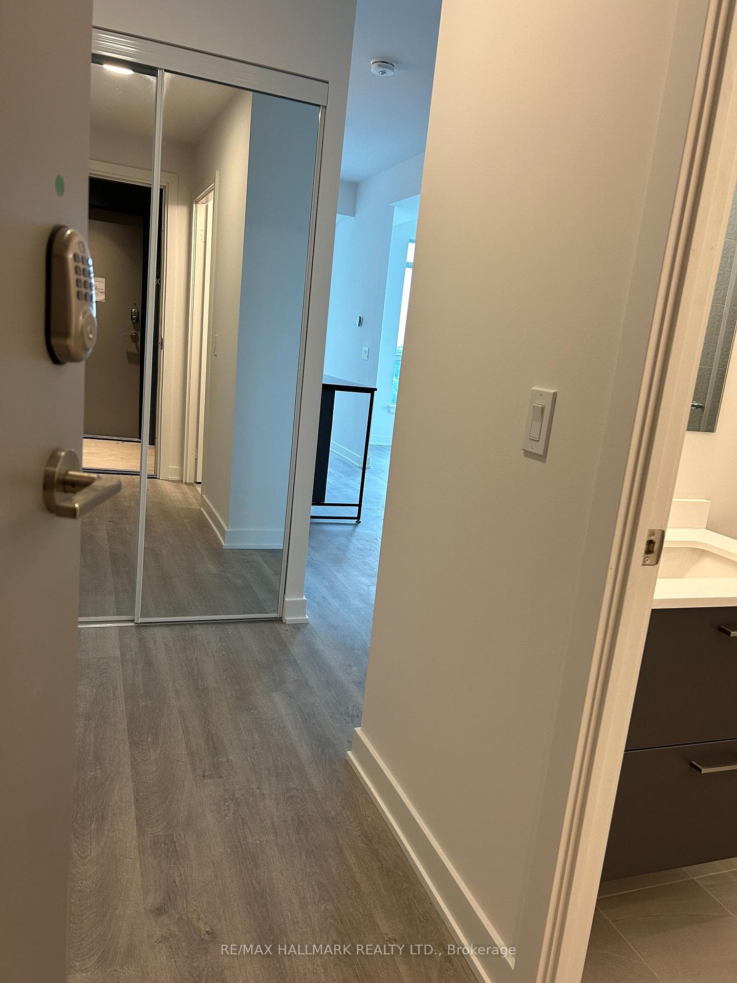 50 Upper Mall Way Unit 805 B photo 8