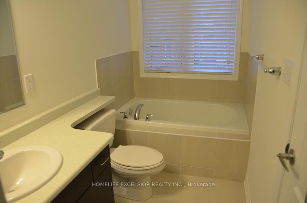 130 Major Crescent photo 15