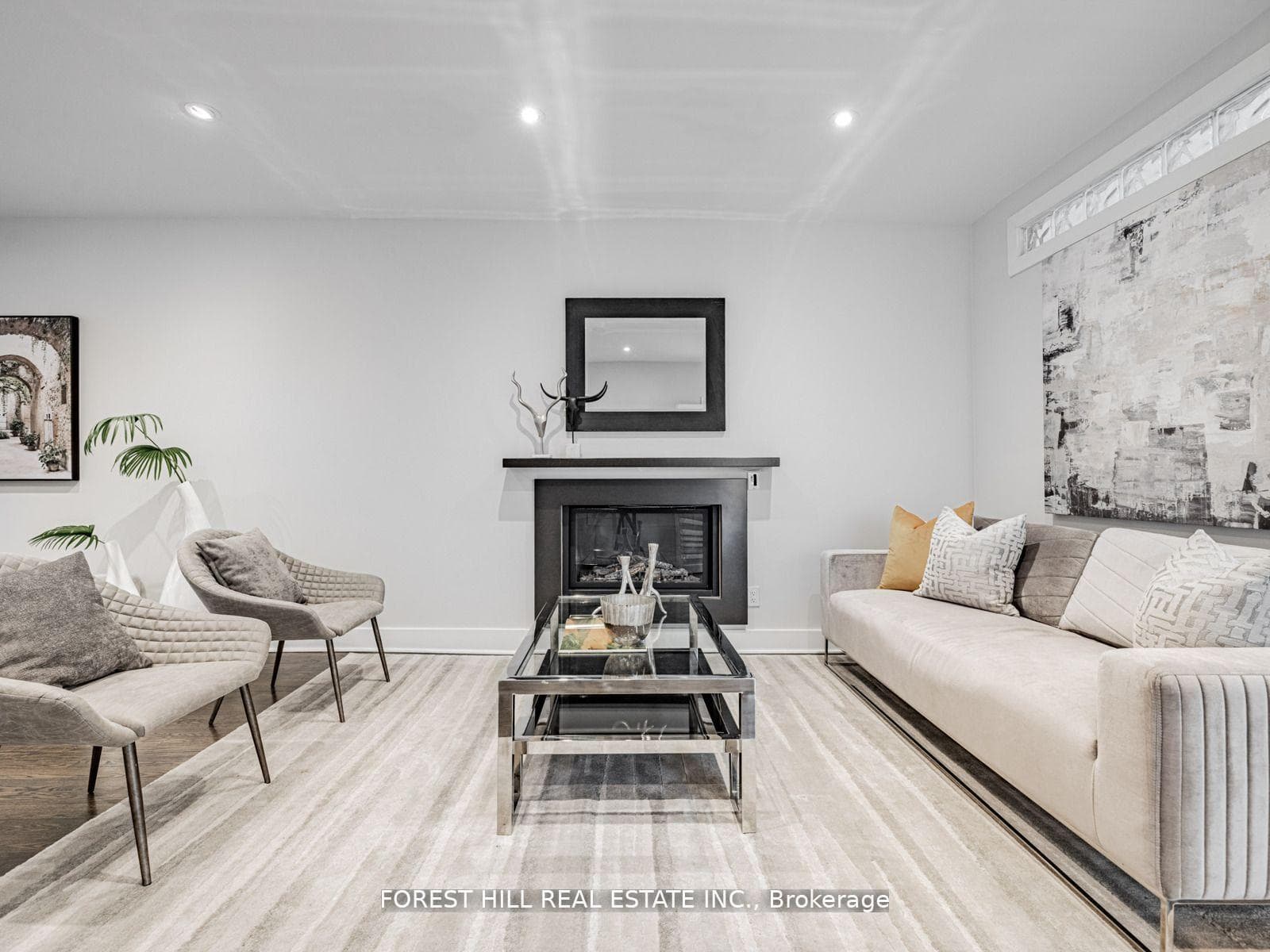 381 Hollywood Avenue photo 13