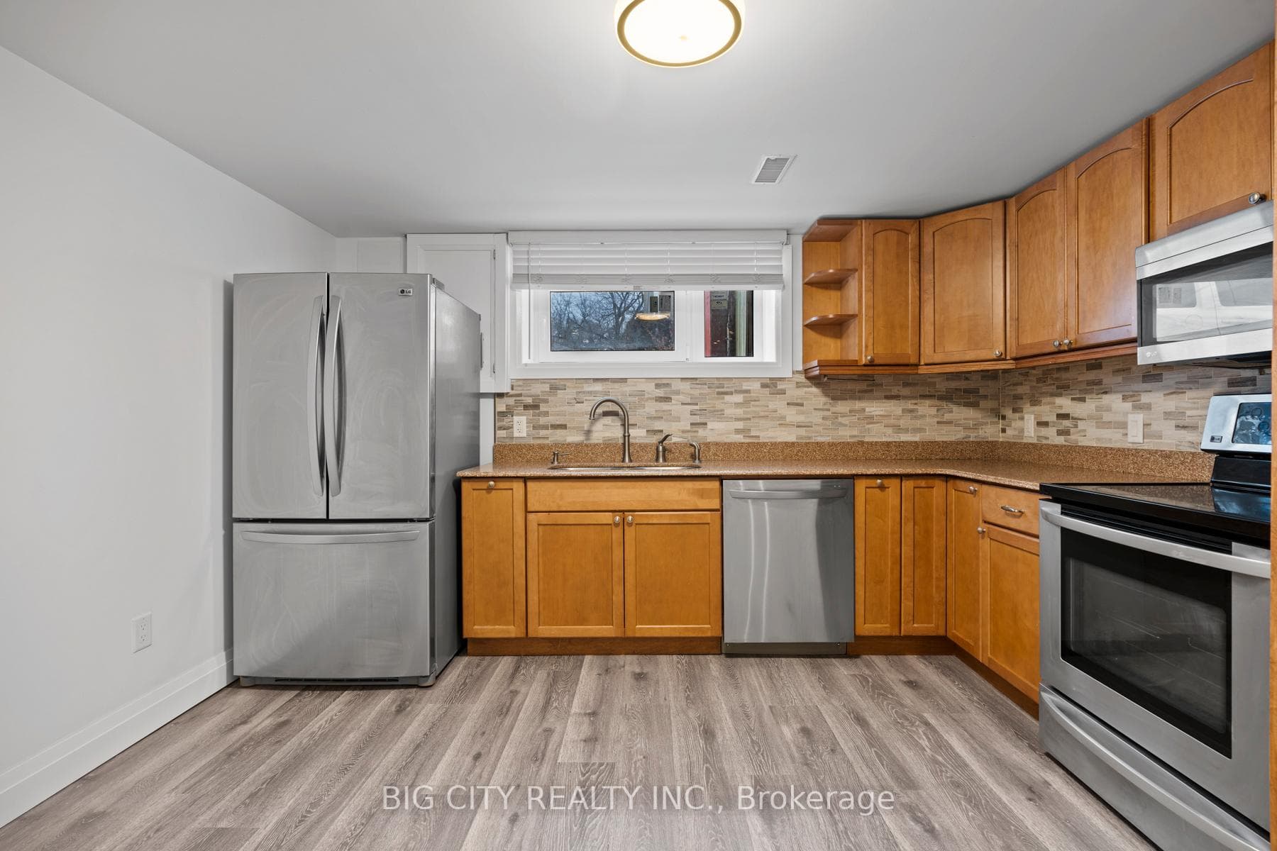 18 Wexford Boulevard Unit Bsmt1 photo 2