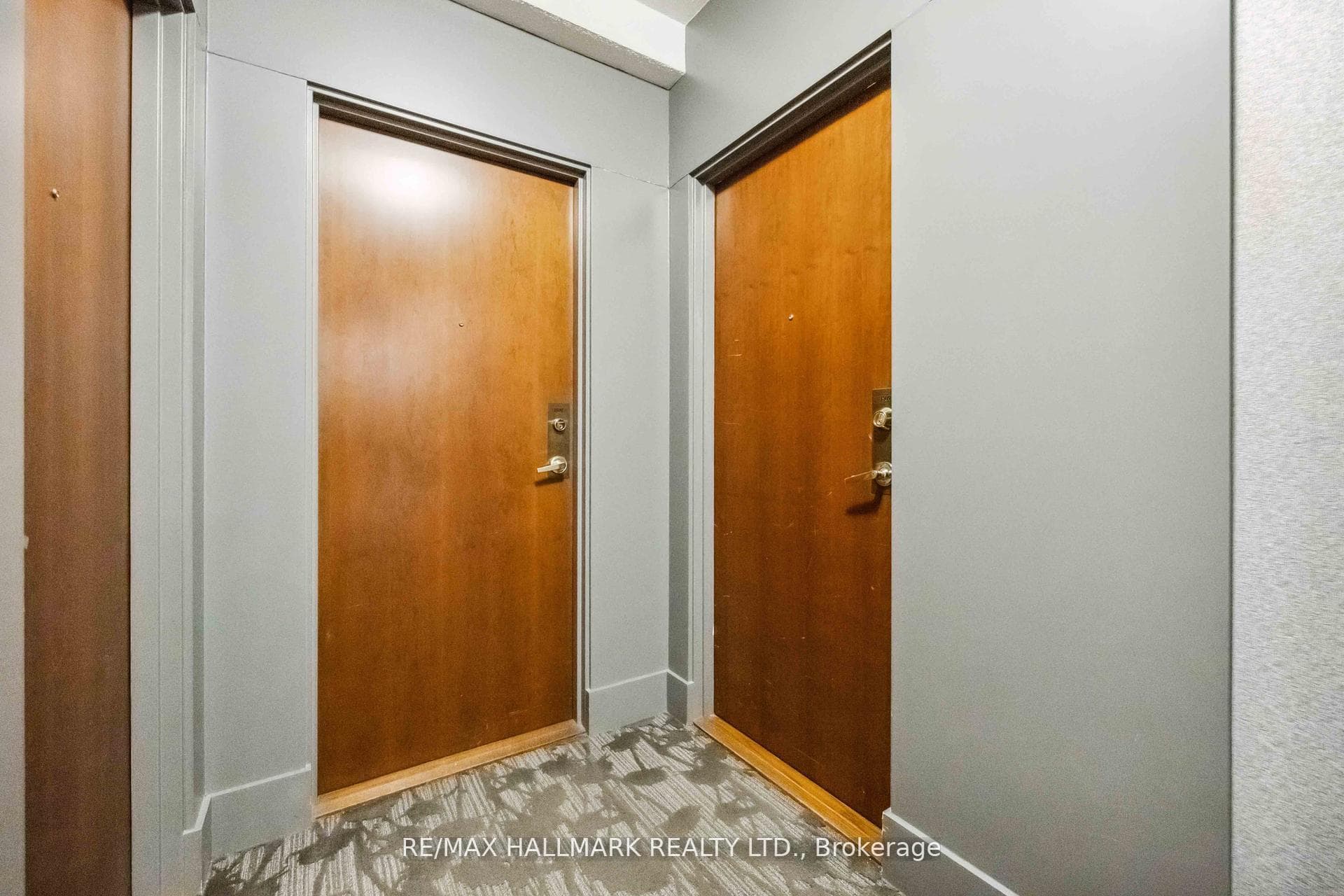18 Kenaston Gardens Unit 1809 photo 5