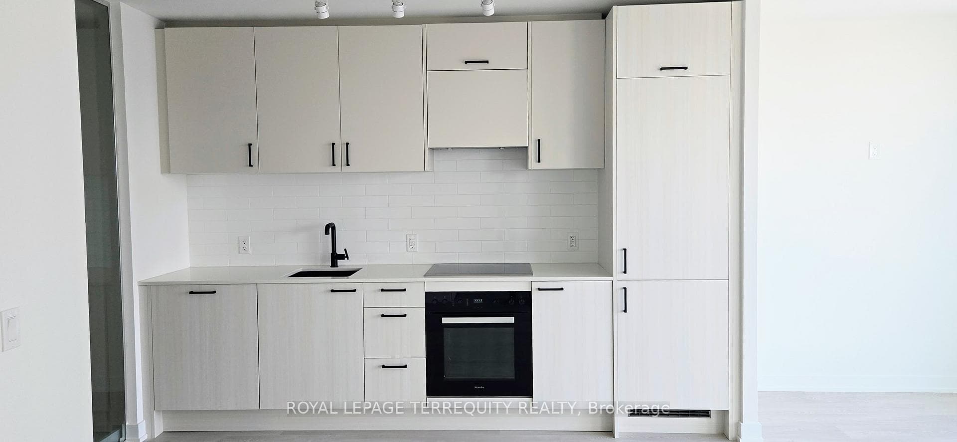 1 Quarrington Lane Unit 1515 photo 35