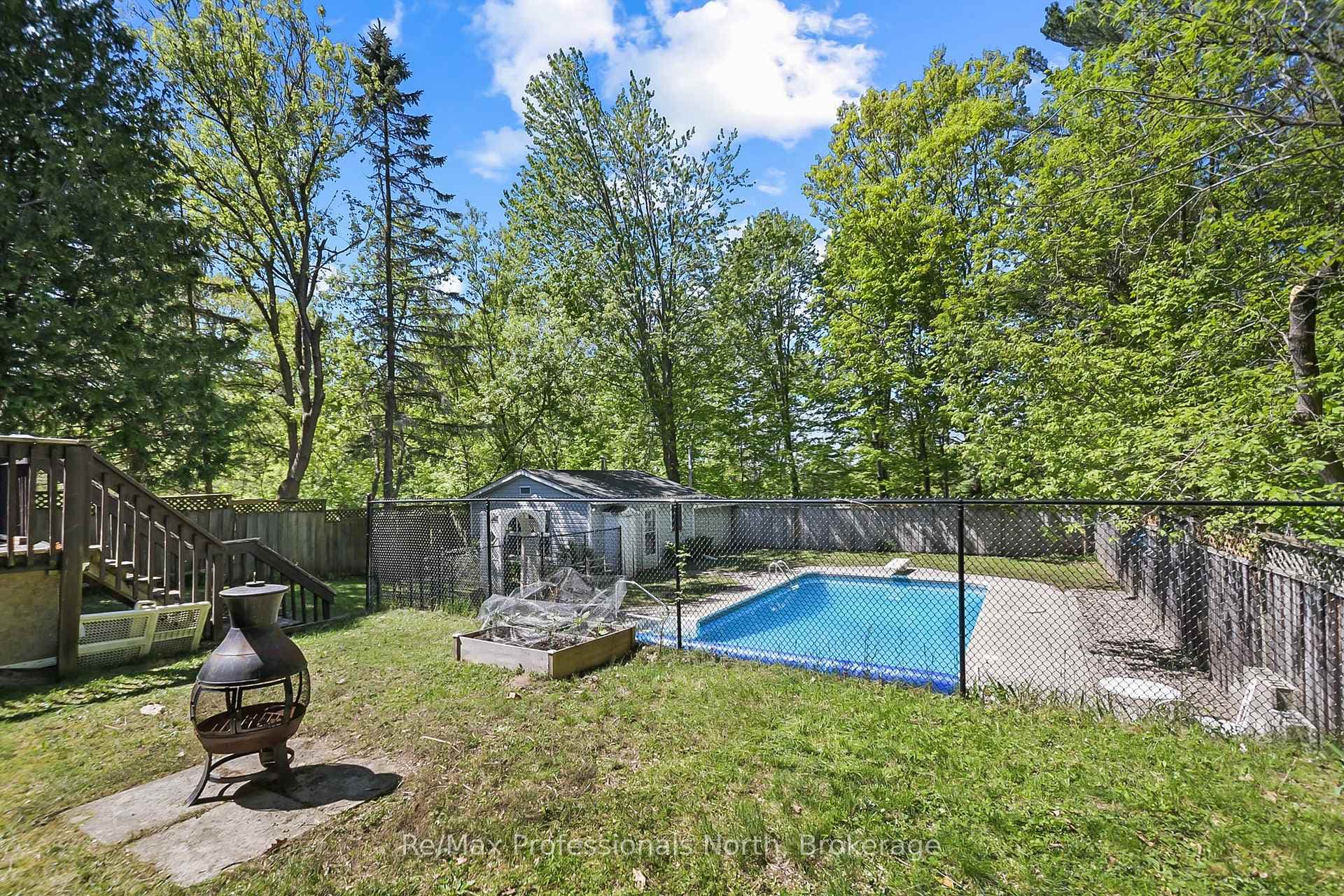 110 FRASER Street photo 36