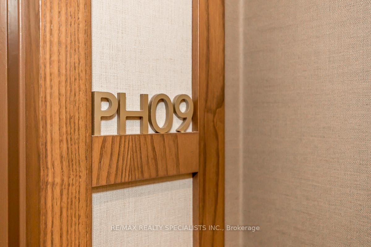 7890 JANE Street Unit PH-09 photo 8