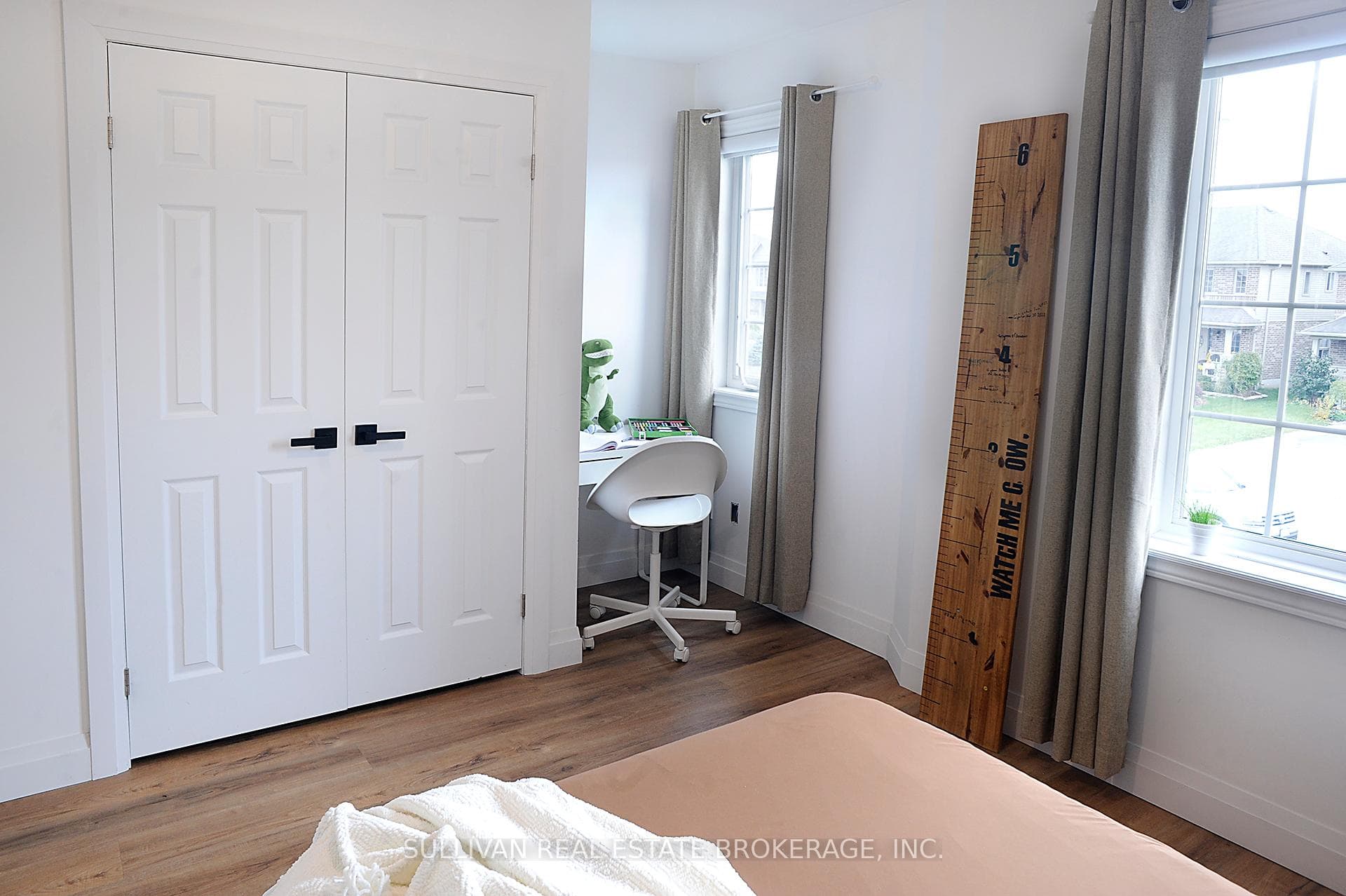 262 Vincent Drive photo 21