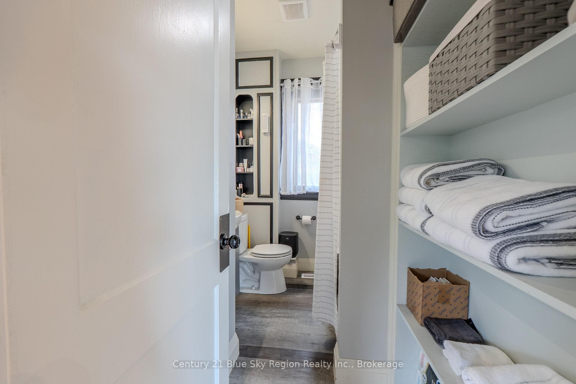 773 Worthington Street photo 29