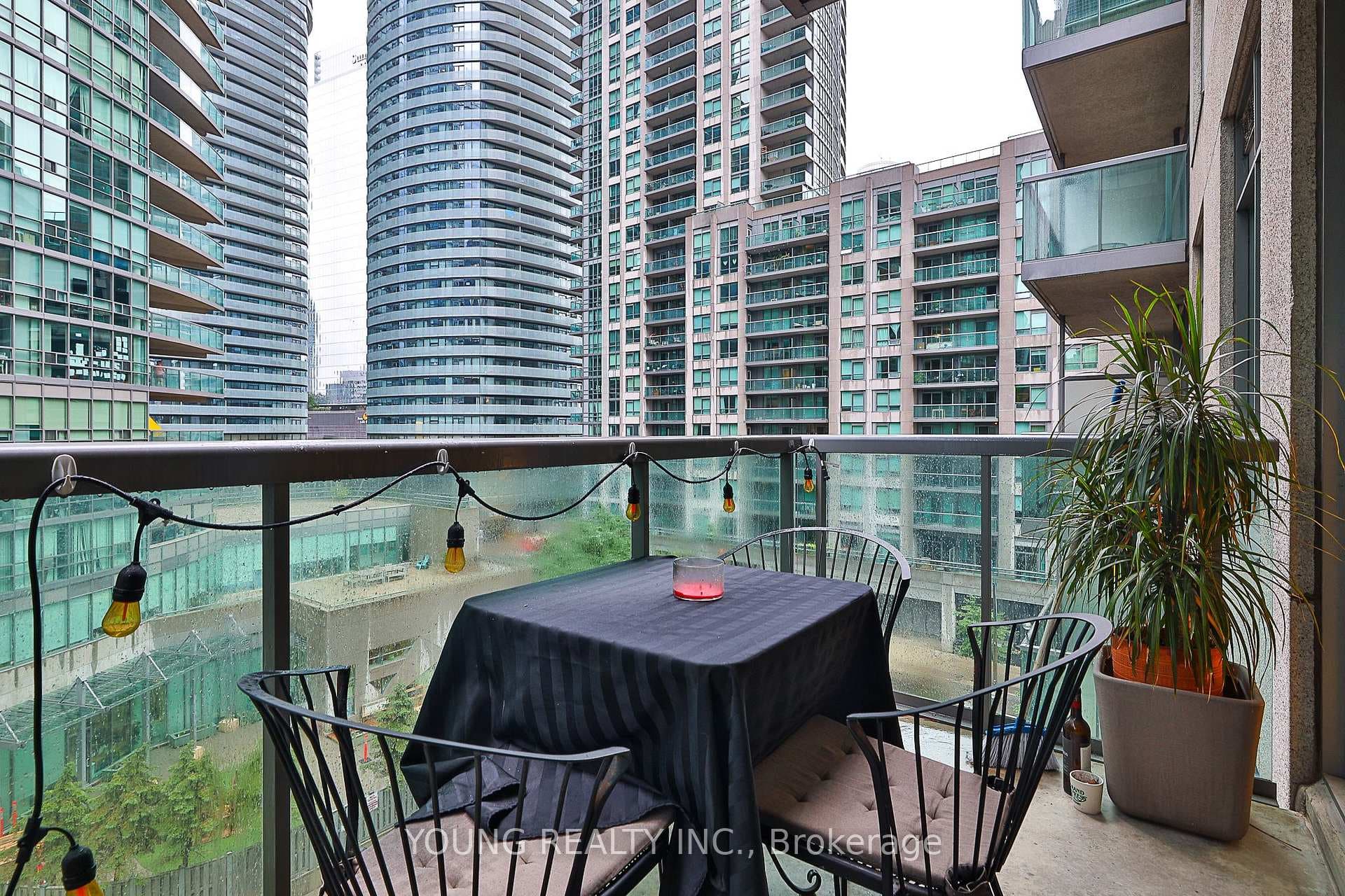51 Lower Simcoe Street Unit 603 photo 16