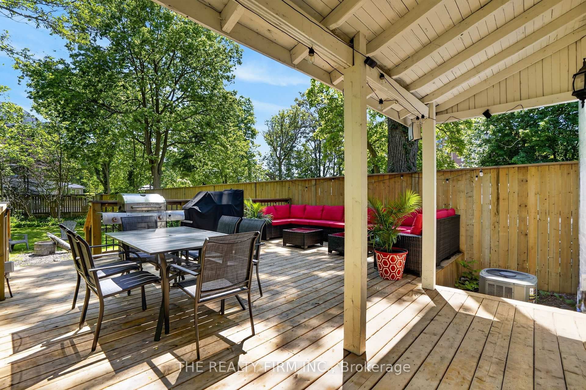 17 Woodward Avenue photo 32