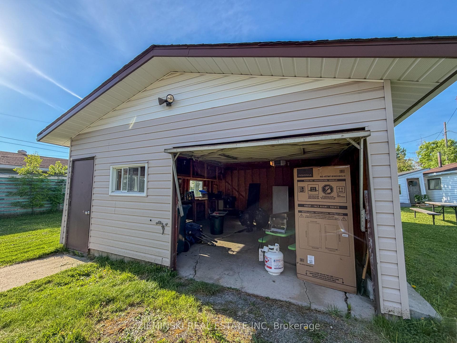 508 Marion Street photo 37