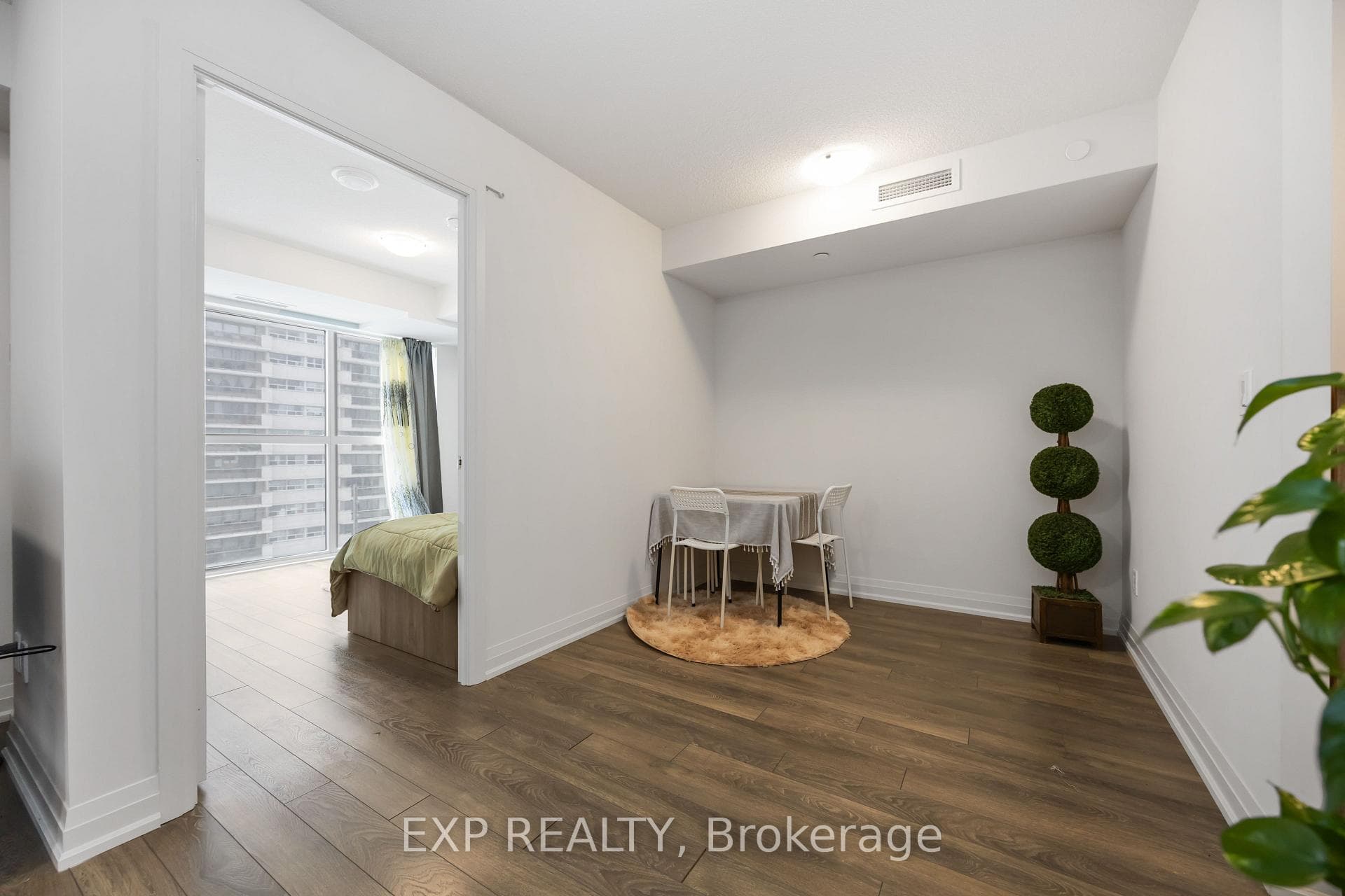20 Meadowglen Place Unit 629 photo 7