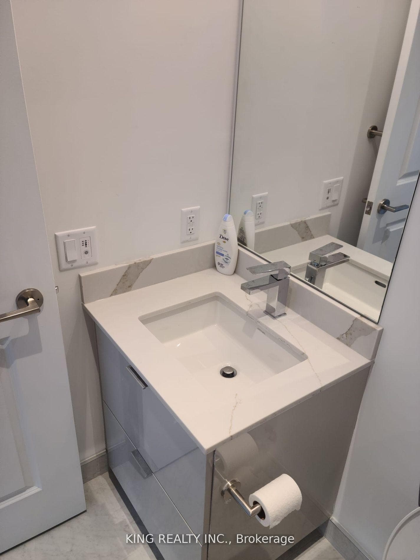 395 Bloor Street Unit 5302 photo 11