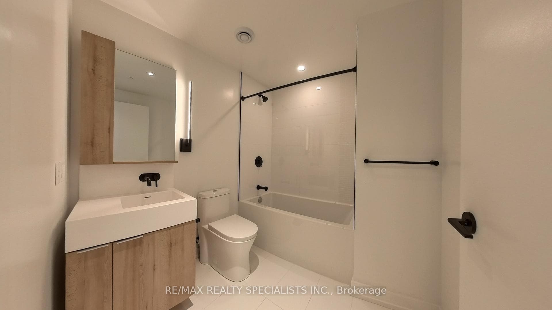 127 BROADWAY Avenue Unit 1701 photo 27