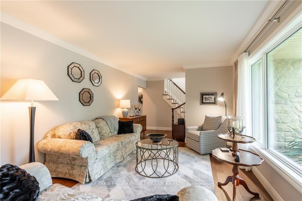 25 Price Avenue photo 5